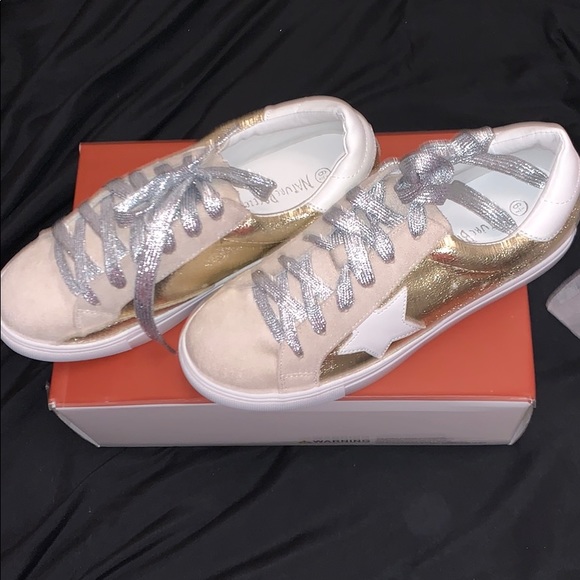 Shoes - Picture 3 of 5